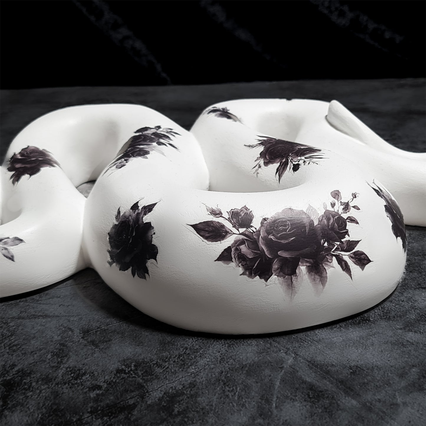 Temptation Black Roses